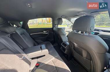 Внедорожник / Кроссовер Audi e-tron Sportback 2021 в 