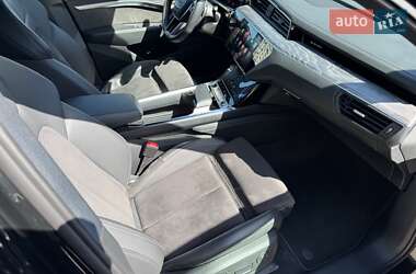 Внедорожник / Кроссовер Audi e-tron Sportback 2021 в 