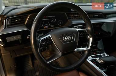 Позашляховик / Кросовер Audi e-tron Sportback 2020 в 