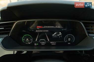 Позашляховик / Кросовер Audi e-tron Sportback 2020 в 
