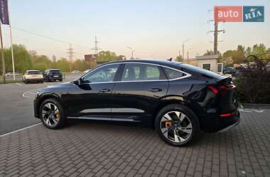 Позашляховик / Кросовер Audi e-tron Sportback 2022 в 