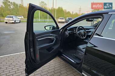 Позашляховик / Кросовер Audi e-tron Sportback 2022 в 