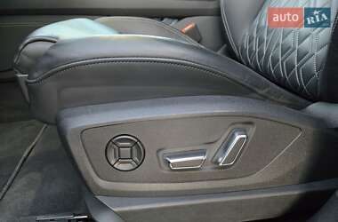 Позашляховик / Кросовер Audi e-tron Sportback 2022 в 