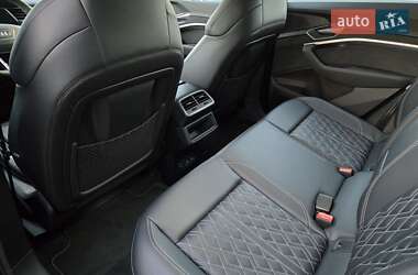 Позашляховик / Кросовер Audi e-tron Sportback 2022 в 