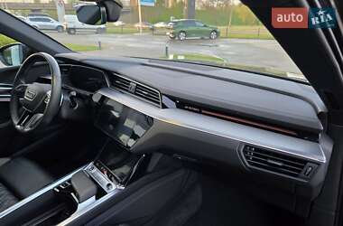 Позашляховик / Кросовер Audi e-tron Sportback 2022 в 