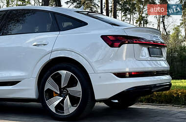 Позашляховик / Кросовер Audi e-tron Sportback 2021 в 