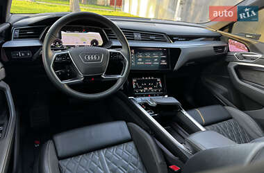 Позашляховик / Кросовер Audi e-tron Sportback 2021 в 