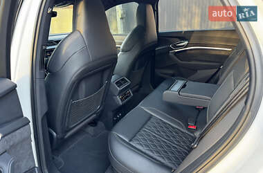 Позашляховик / Кросовер Audi e-tron Sportback 2021 в 