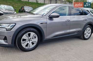 Позашляховик / Кросовер Audi e-tron Sportback 2021 в 