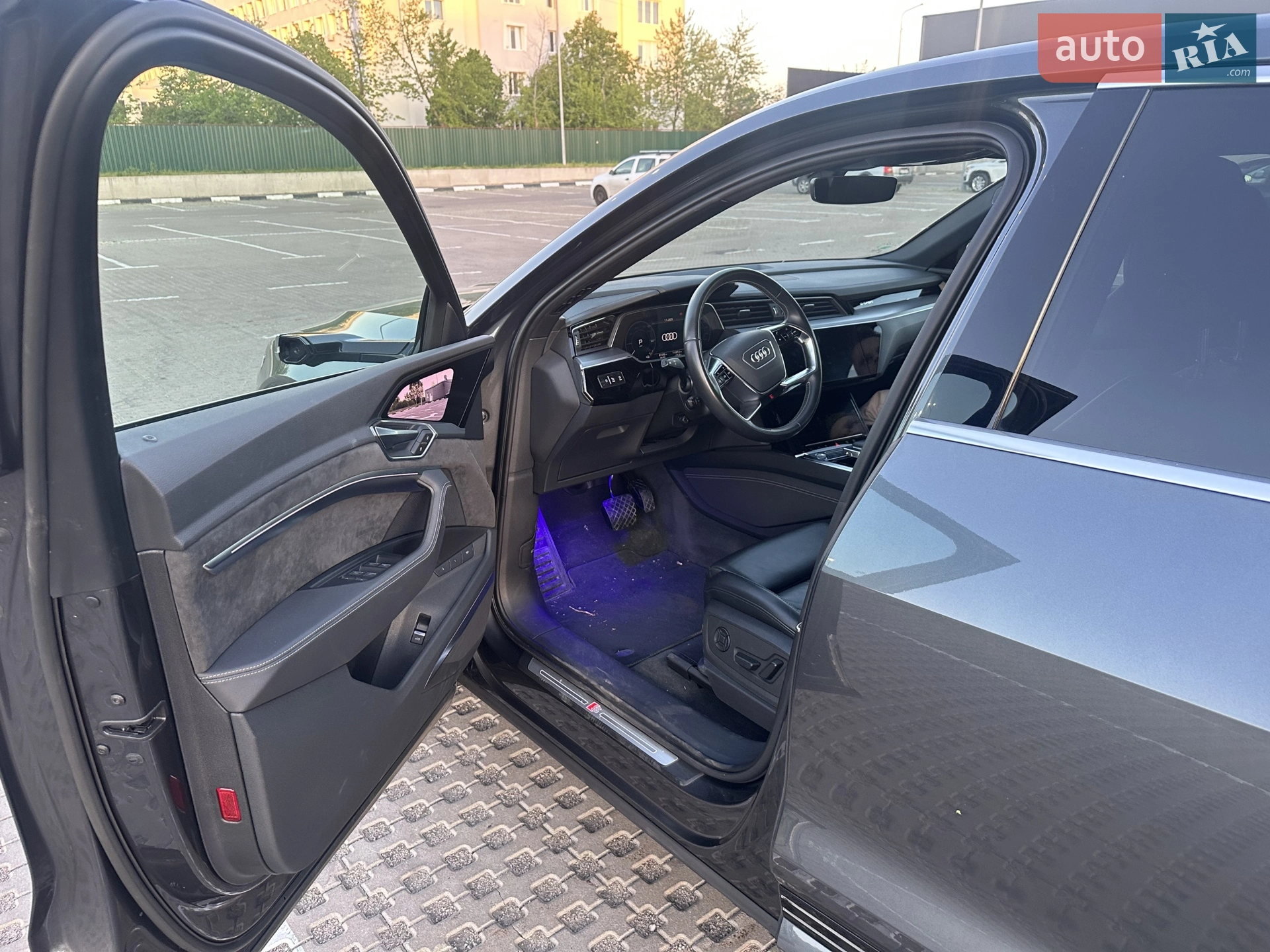 Audi e-tron Sportback 2020 VIN WAUZZZGE7LB030833 фото оголошення 5 з 9