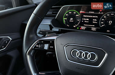 Позашляховик / Кросовер Audi e-tron Sportback 2020 в 