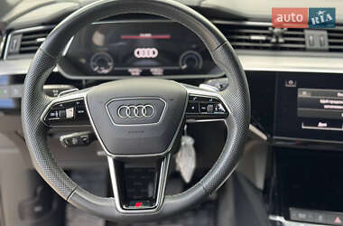Позашляховик / Кросовер Audi e-tron Sportback 2021 в 