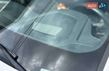 Позашляховик / Кросовер Audi e-tron Sportback 2021 в 