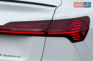 Позашляховик / Кросовер Audi e-tron Sportback 2020 в 