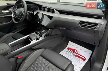Позашляховик / Кросовер Audi e-tron Sportback 2020 в 