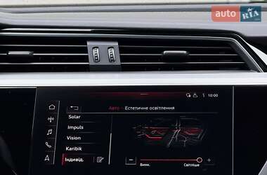 Позашляховик / Кросовер Audi e-tron Sportback 2020 в 