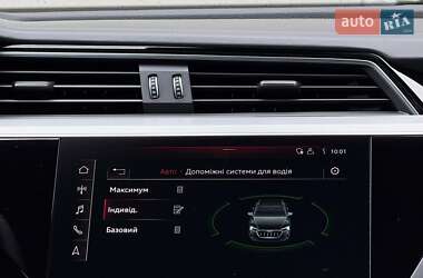 Позашляховик / Кросовер Audi e-tron Sportback 2020 в 