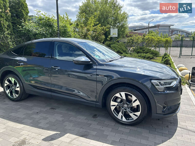 Позашляховик / Кросовер Audi e-tron Sportback 2021 в Києві