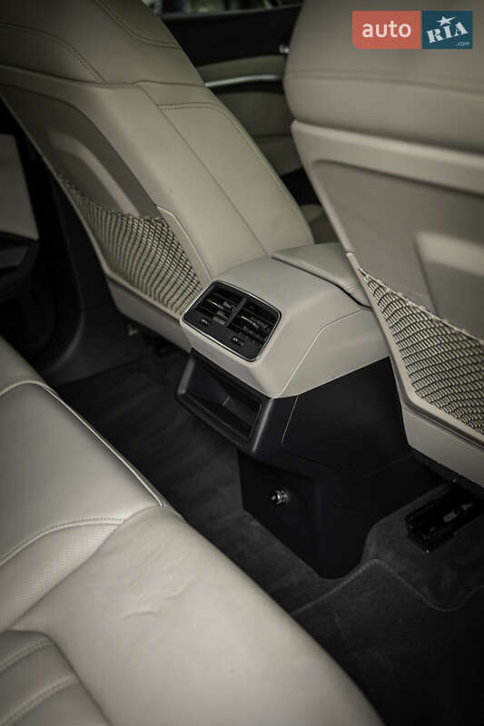 Позашляховик / Кросовер Audi e-tron Sportback 2021 в Чернівцях