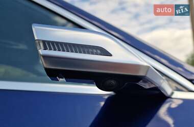 Внедорожник / Кроссовер Audi e-tron Sportback 2022 в 