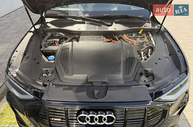 Внедорожник / Кроссовер Audi e-tron Sportback 2021 в 