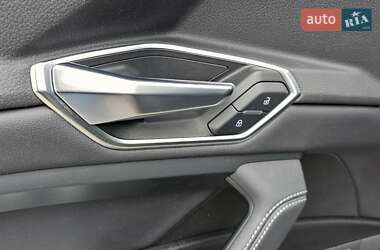 Внедорожник / Кроссовер Audi e-tron Sportback 2021 в 