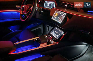 Внедорожник / Кроссовер Audi e-tron Sportback 2021 в 