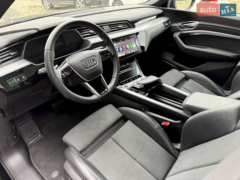 Позашляховик / Кросовер Audi e-tron Sportback 2021 в Києві