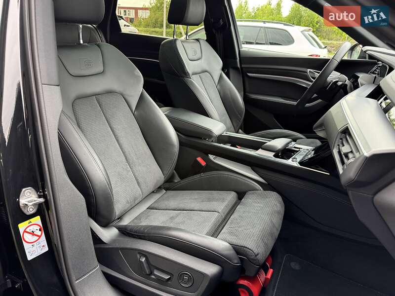 Позашляховик / Кросовер Audi e-tron Sportback 2021 в Києві