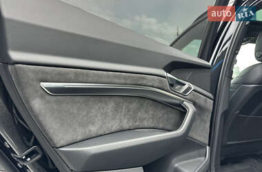 Позашляховик / Кросовер Audi e-tron Sportback 2021 в 