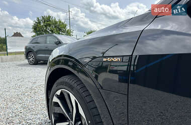 Позашляховик / Кросовер Audi e-tron Sportback 2021 в 