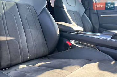 Позашляховик / Кросовер Audi e-tron Sportback 2020 в 