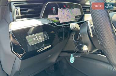 Позашляховик / Кросовер Audi e-tron Sportback 2023 в 