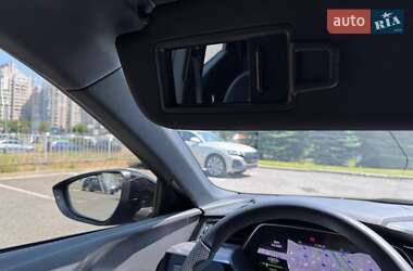 Позашляховик / Кросовер Audi e-tron Sportback 2023 в 