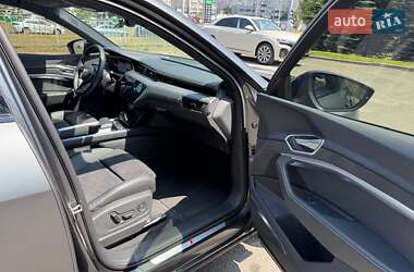 Позашляховик / Кросовер Audi e-tron Sportback 2023 в 