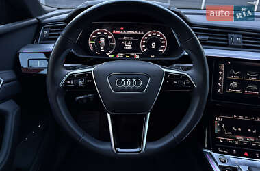 Позашляховик / Кросовер Audi e-tron Sportback 2022 в 