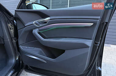 Позашляховик / Кросовер Audi e-tron Sportback 2022 в 