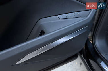 Позашляховик / Кросовер Audi e-tron Sportback 2022 в 