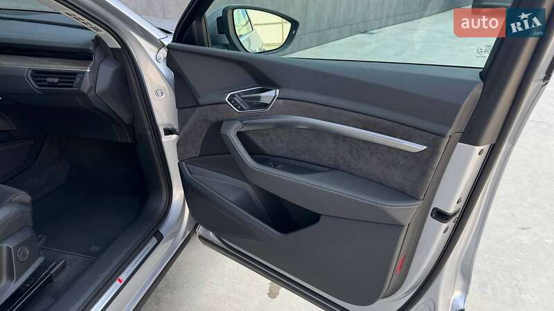 Внедорожник / Кроссовер Audi e-tron Sportback 2020 в Львове фото 27 Внедорожник / Кроссовер Audi e-tron Sportback 2020 в Львове