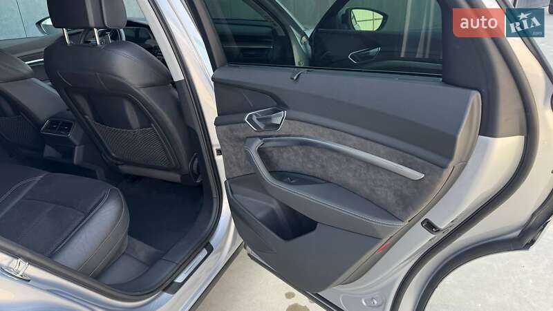 Внедорожник / Кроссовер Audi e-tron Sportback 2020 в Львове фото 37 Внедорожник / Кроссовер Audi e-tron Sportback 2020 в Львове