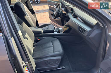 Позашляховик / Кросовер Audi e-tron Sportback 2021 в 