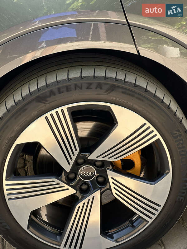 Позашляховик / Кросовер Audi e-tron Sportback 2021 в Чернівцях