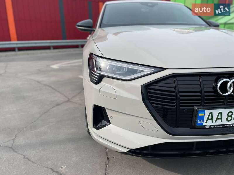 Внедорожник / Кроссовер Audi e-tron Sportback 2021 в Киеве