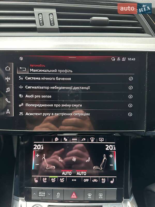 Позашляховик / Кросовер Audi e-tron Sportback 2020 в Києві