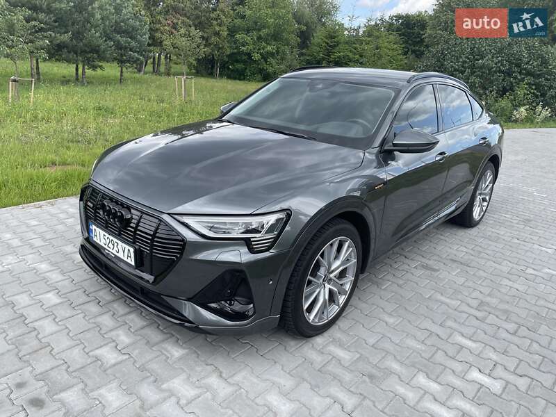 Позашляховик / Кросовер Audi e-tron Sportback 2020 в Києві