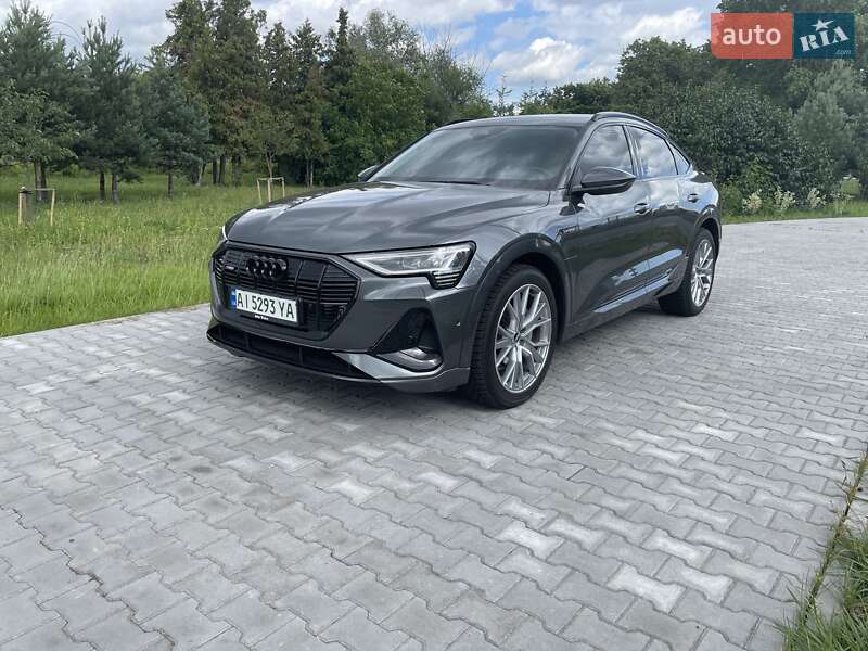 Позашляховик / Кросовер Audi e-tron Sportback 2020 в Києві
