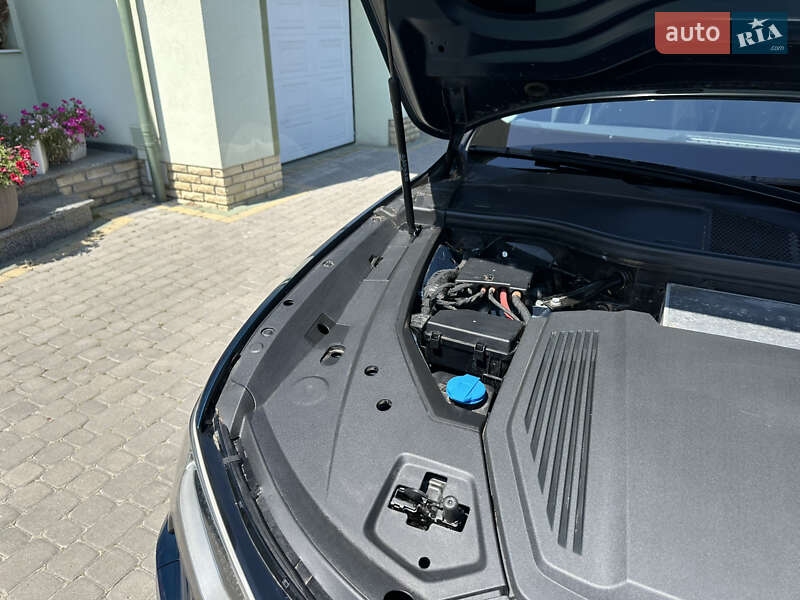 Позашляховик / Кросовер Audi e-tron Sportback 2021 в Тернополі
