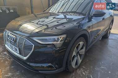 Позашляховик / Кросовер Audi e-tron Sportback 2020 в 