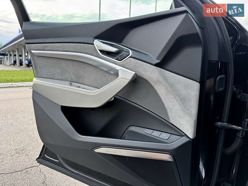 Внедорожник / Кроссовер Audi e-tron Sportback 2021 в Киеве