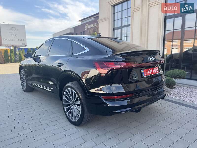 Позашляховик / Кросовер Audi e-tron Sportback 2021 в Мукачевому